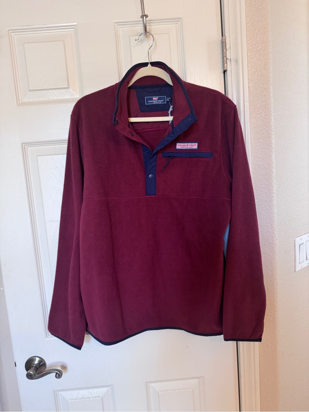 🔥🔥SALE!!🔥🔥 NWT Vineyard Vines Burgundy Fleece Pullover with Navy Trim